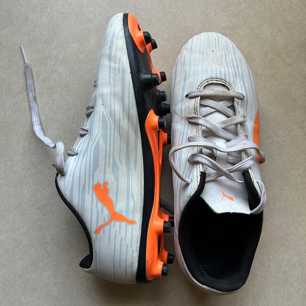 Soccer cleats